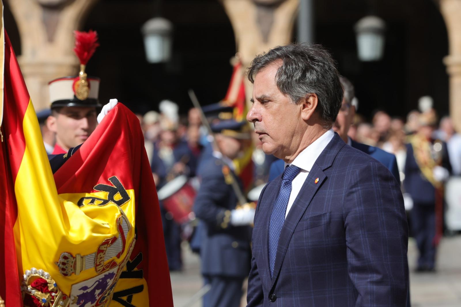 Solemne jura de bandera en la Plaza Mayor de Salamanca con la Guardia Real