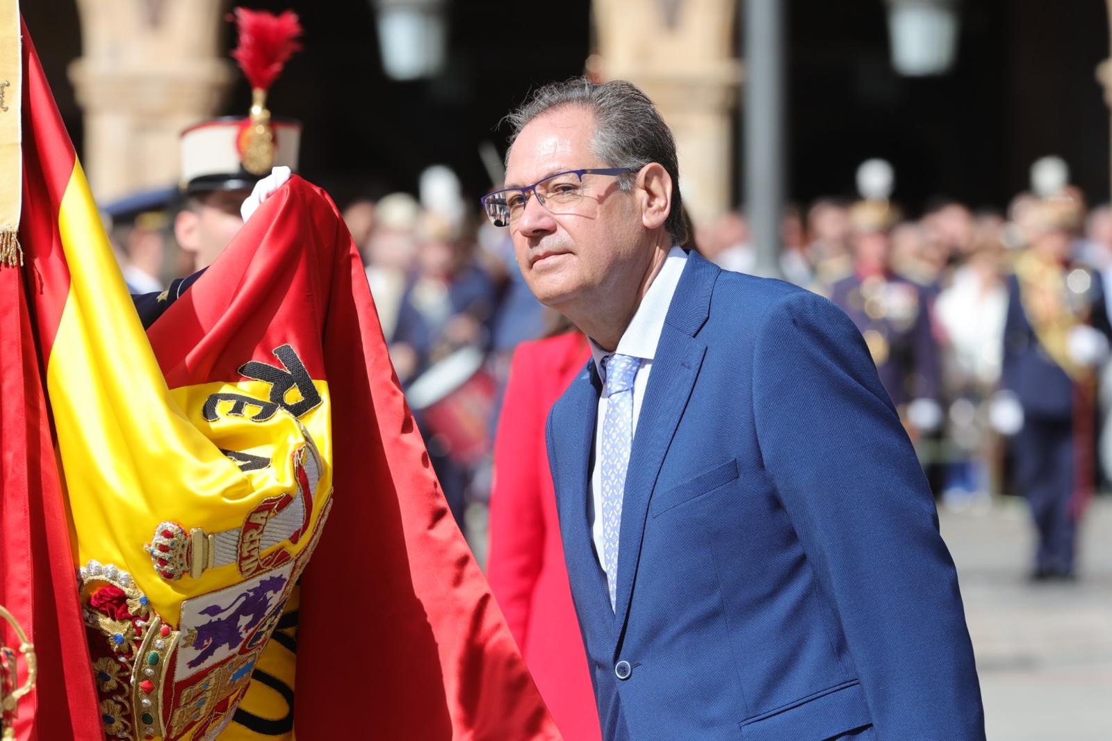 Solemne jura de bandera en la Plaza Mayor de Salamanca con la Guardia Real