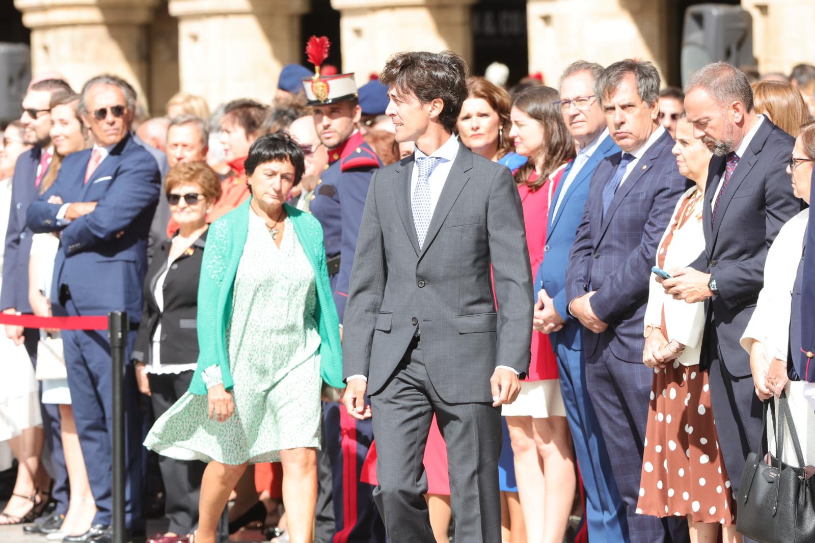 Solemne jura de bandera en la Plaza Mayor de Salamanca con la Guardia Real