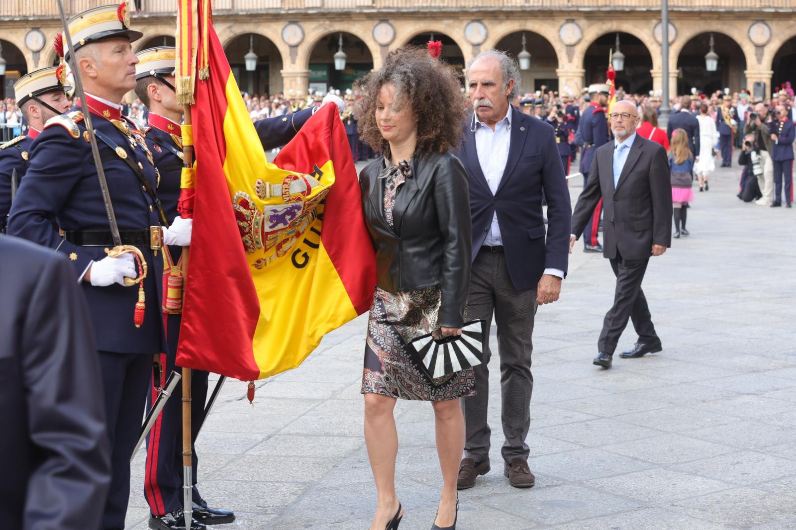 Solemne jura de bandera en la Plaza Mayor de Salamanca con la Guardia Real