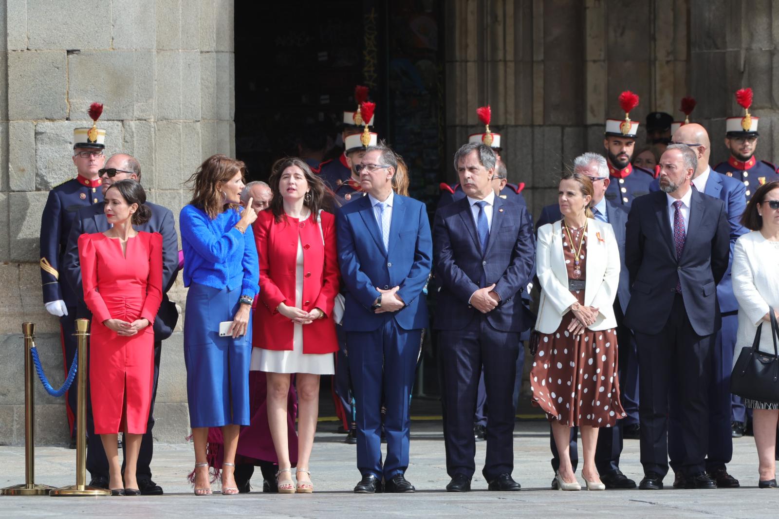 Solemne jura de bandera en la Plaza Mayor de Salamanca con la Guardia Real