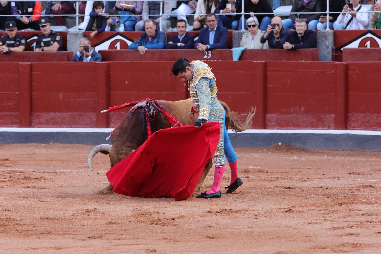 Talavante abre la puerta grande de La Glorieta con toros de El Puerto