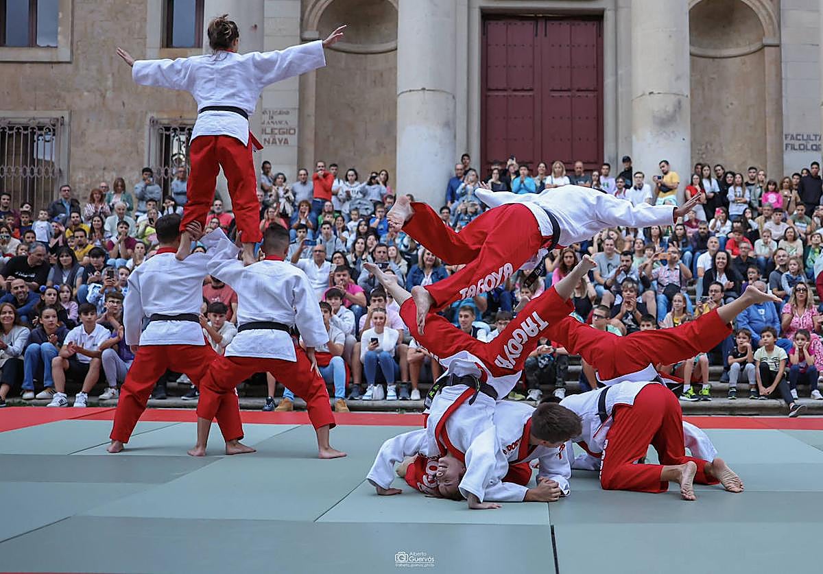Imagen principal - El judo se hace monumental en Salamanca