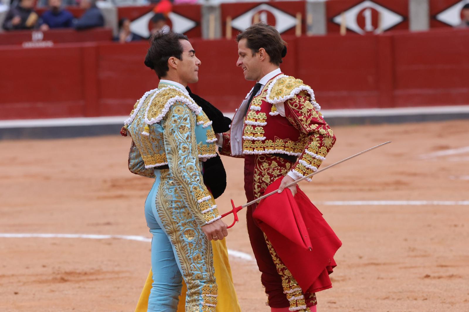 López Chaves y El Juli abren la puerta grande de La Glorieta
