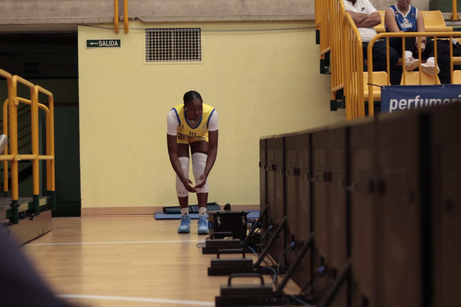 El debut de Avenida convence en la cancha y en la grada