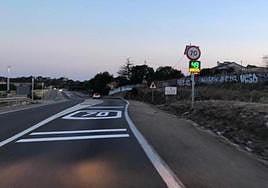 Carretera entre Salamanca y Aldeatejada, y a la izquierda, el carril bici.