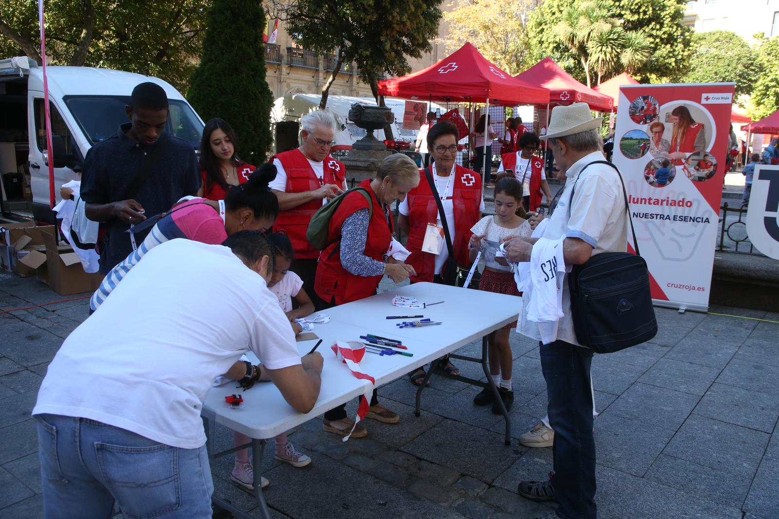 Cruz Roja sopla las 150 velas arropada de cientos de voluntarios