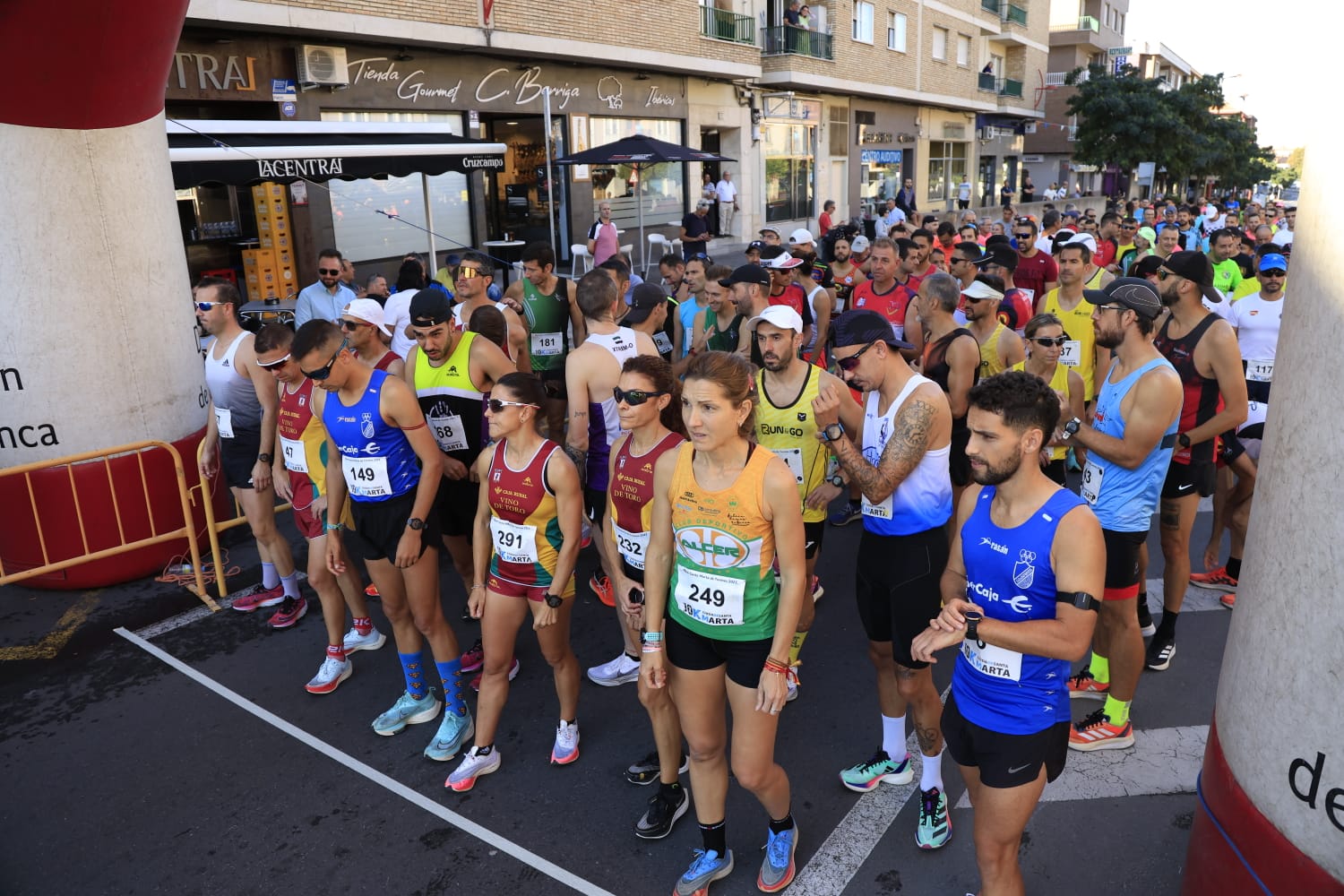 Adrián Moro y Verónica Sánchez, los más rápidos en la carrera de Santa Marta