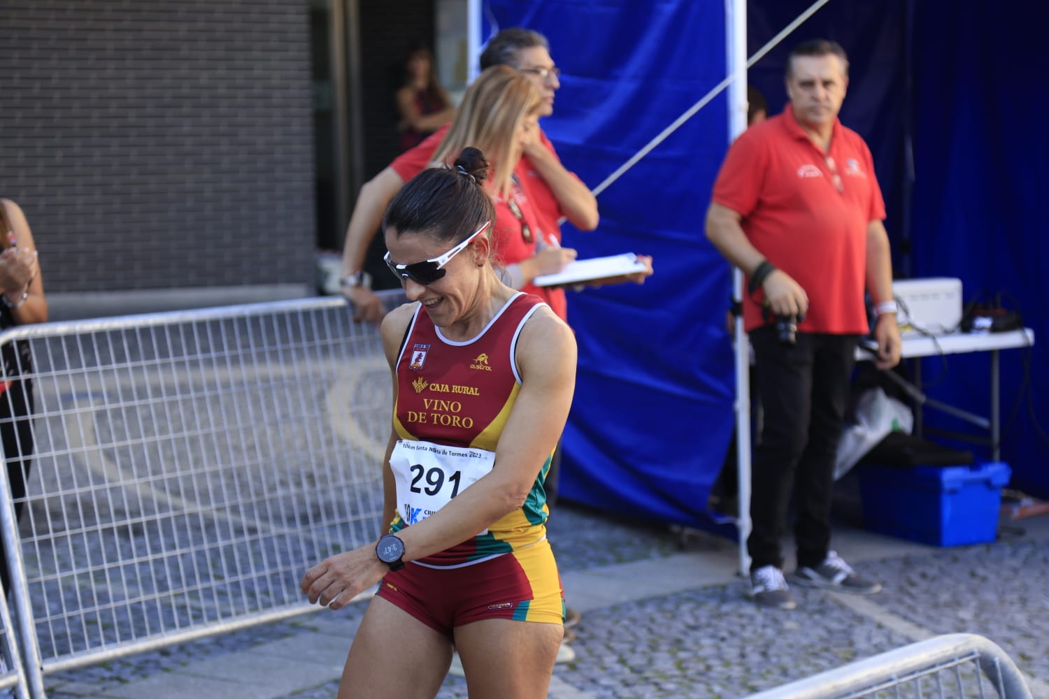 Adrián Moro y Verónica Sánchez, los más rápidos en la carrera de Santa Marta