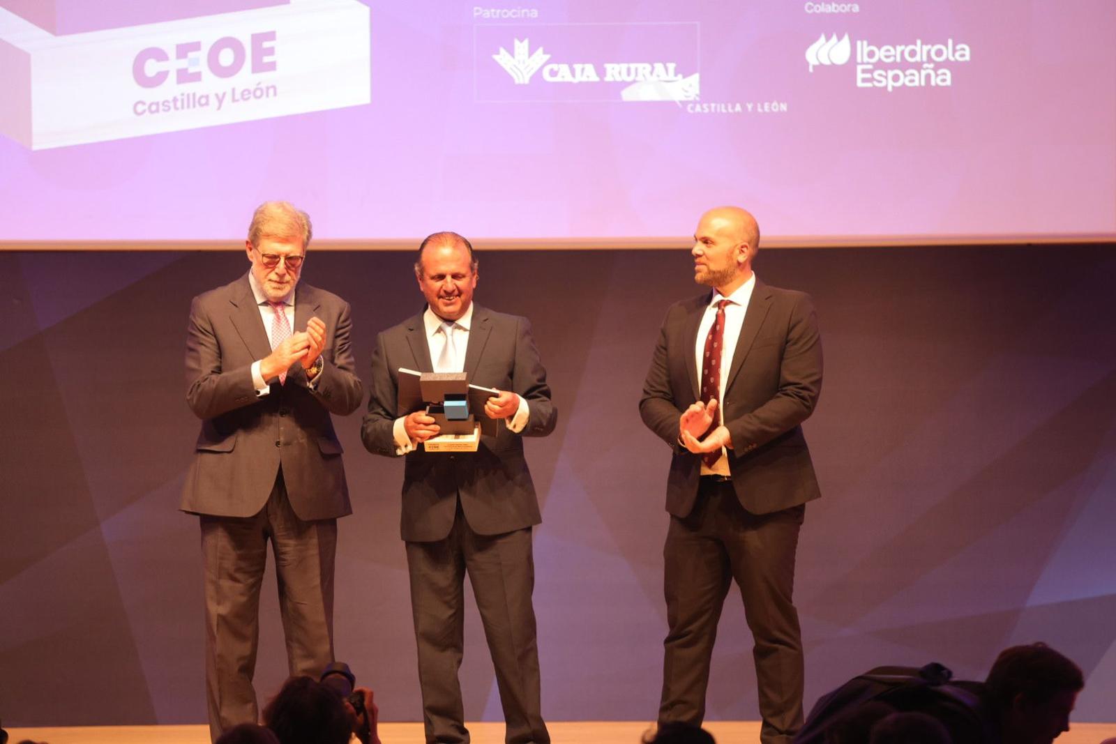 Adolfo Sánchez Yañez, premio CEOE por la Confederación Abulense de Empresarios