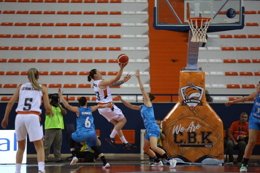 Victoria de Avenida ante el Cukurova