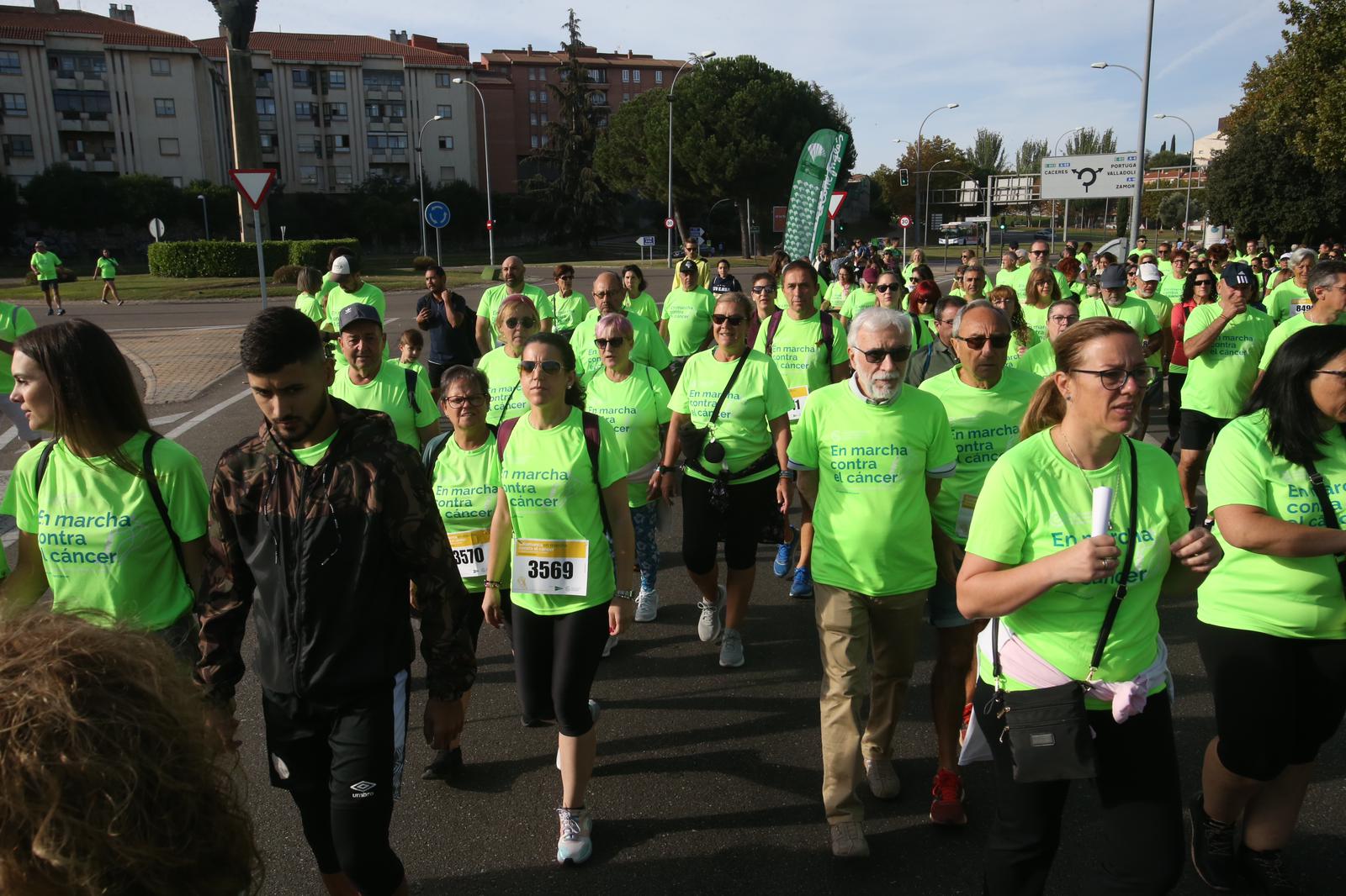 Salamanca sale a la calle para dar pasos contra el cáncer