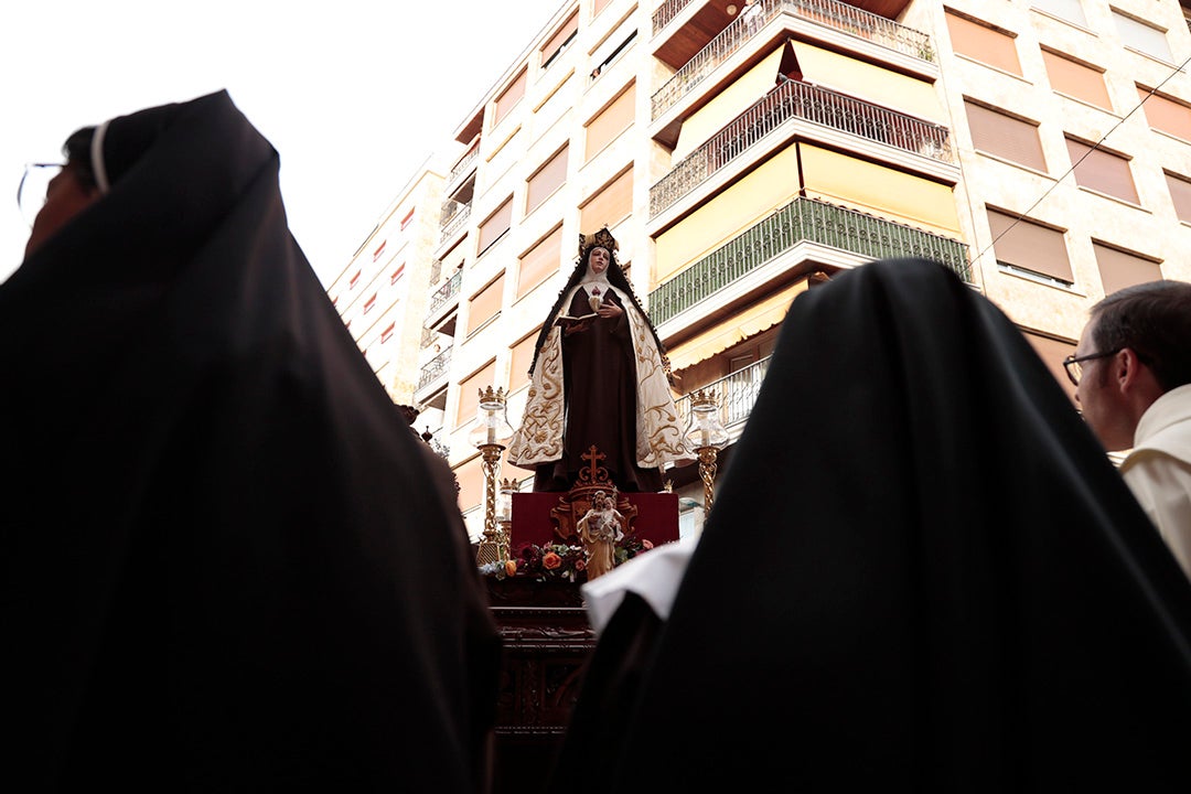 Cinco cortejos han recorrido Salamanca en un atípico comienzo de otoño