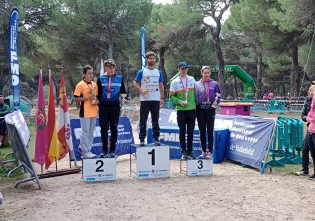 La Escuela Triatlón Salmantina cierra la temporada con podio en Valladolid