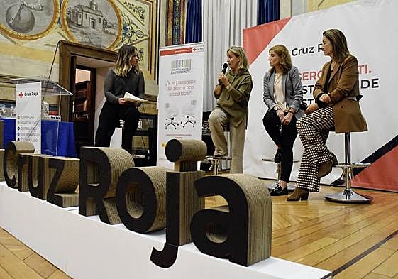 Mesa de experiencias con empresas.