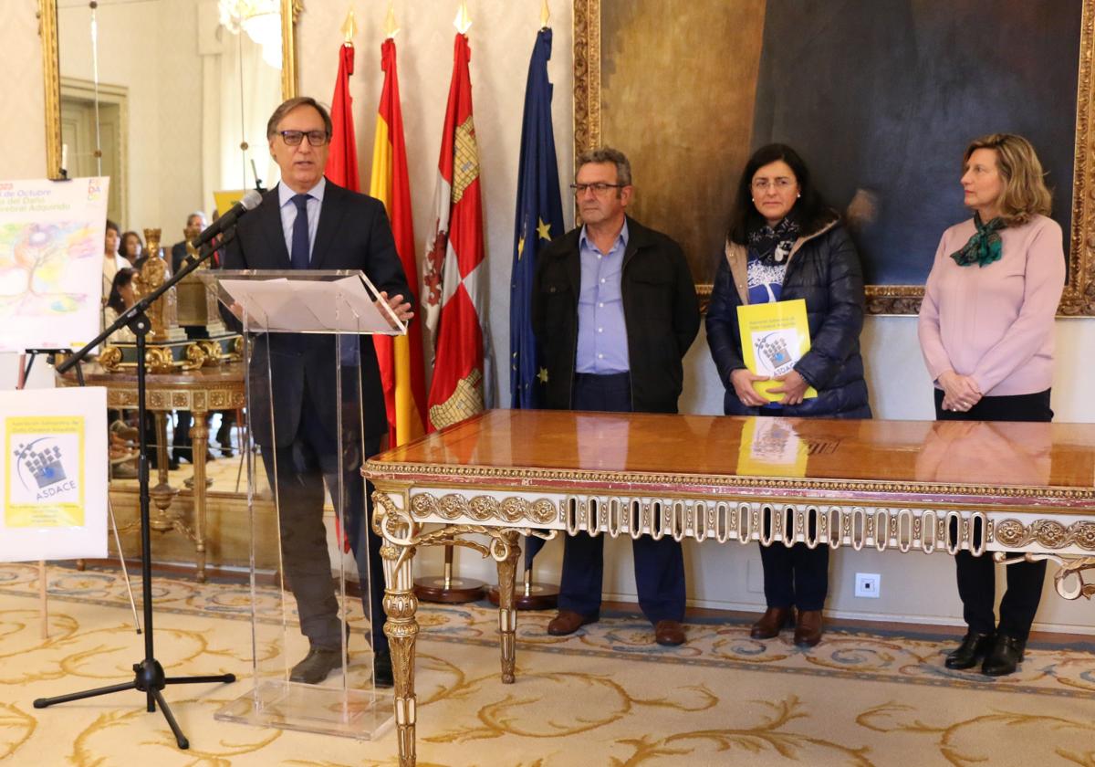 García Carbayo destaca la labor ejemplar de ASDACE en el Día Nacional del Daño Cerebral Adquirido