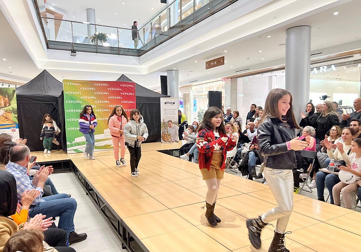 El «Pequedesfile solidario» de PYFANO vuelve a El Tormes