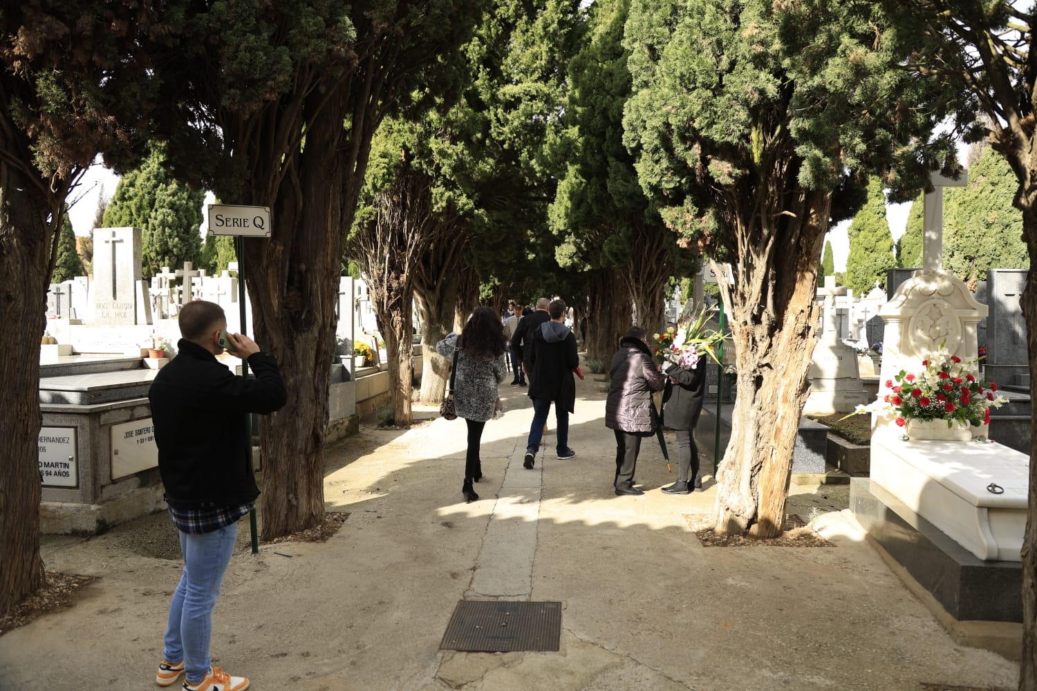 Los salmantinos recuerdan y visitan a sus seres queridos fallecidos