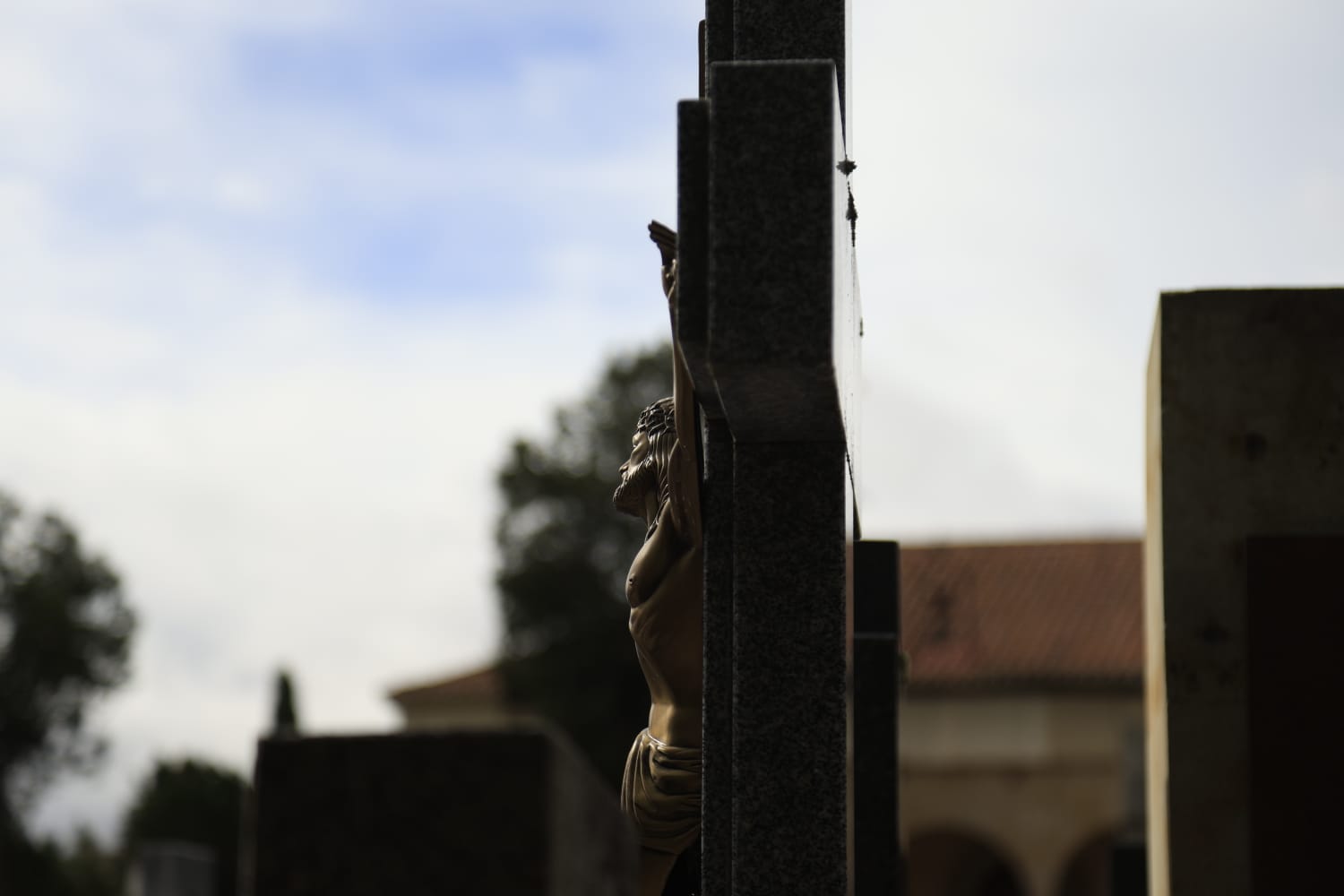 Los salmantinos recuerdan y visitan a sus seres queridos fallecidos