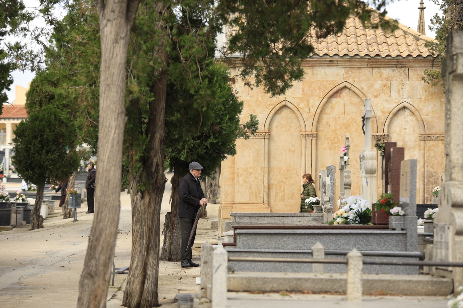 Los salmantinos recuerdan y visitan a sus seres queridos fallecidos