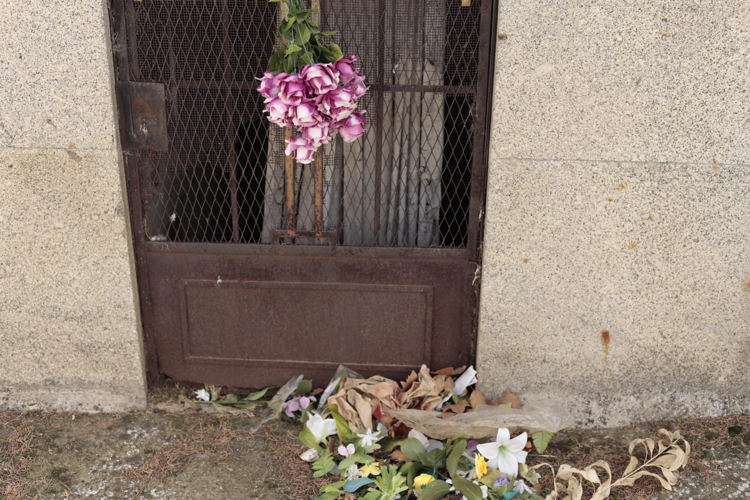 Los salmantinos recuerdan y visitan a sus seres queridos fallecidos