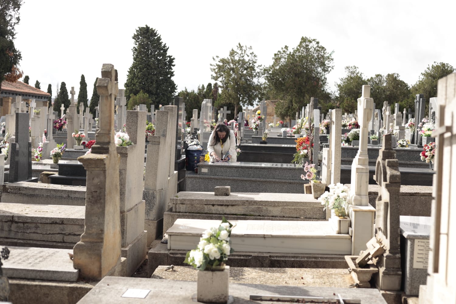 Los salmantinos recuerdan y visitan a sus seres queridos fallecidos