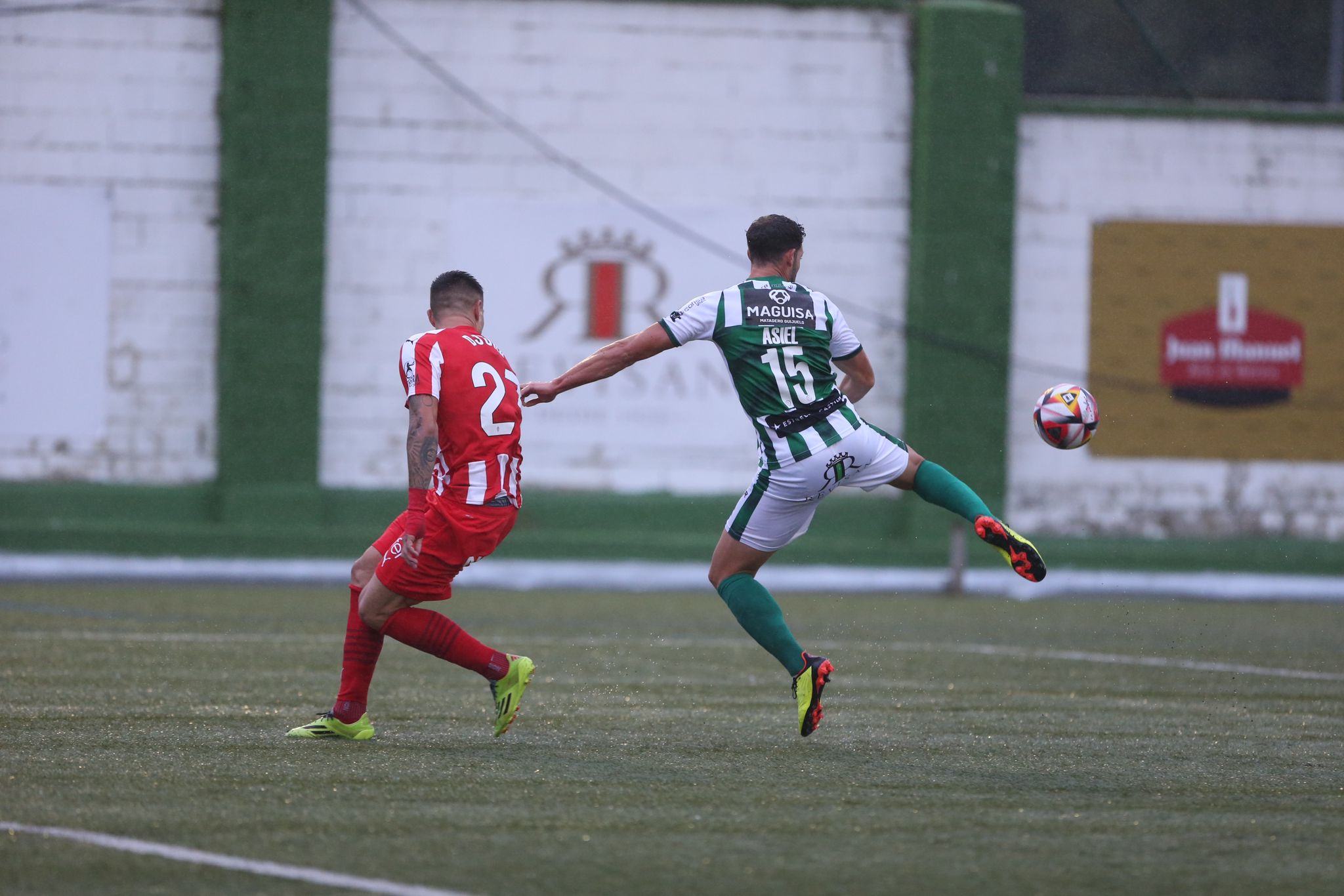 El Guijuelo le aguanta con mérito a un Segunda División