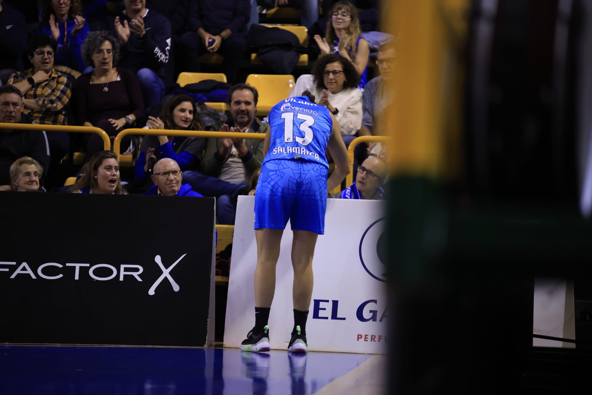 Amplia victoria del líder Avenida ante Estudiantes