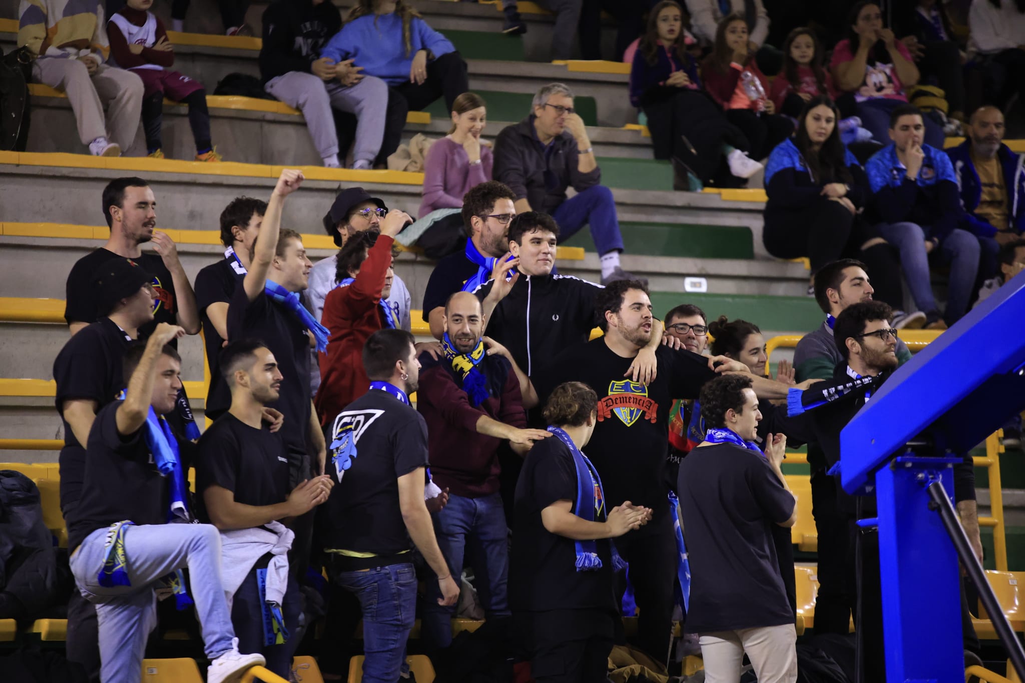 Amplia victoria del líder Avenida ante Estudiantes