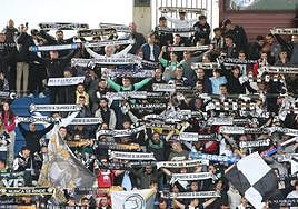 Seguidores de Unionistas en la grada de animación.