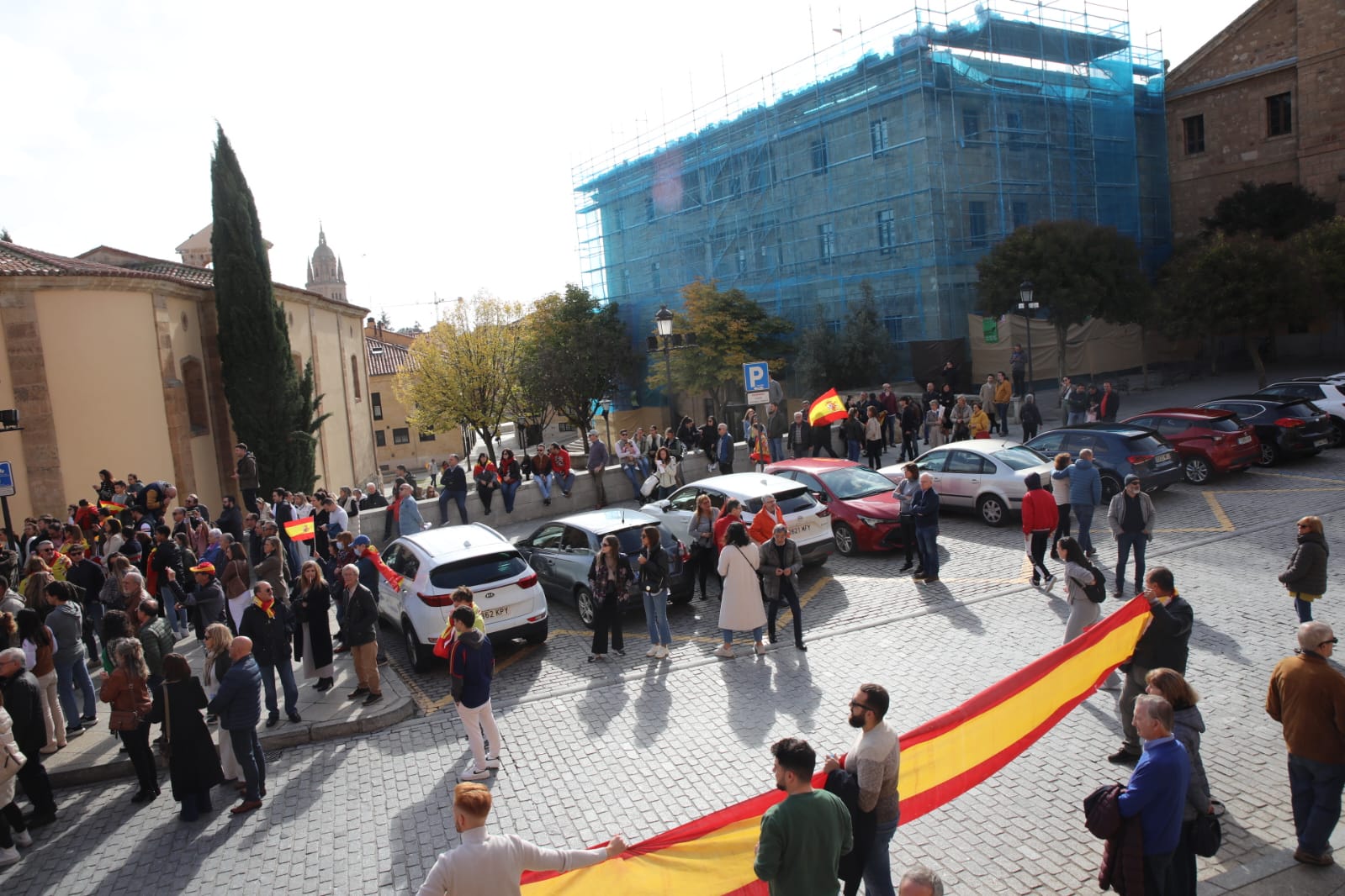 La protesta contra la amnistía se traslada a la sede del PSOE en Salamanca