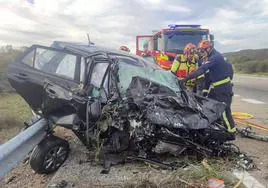 Así quedó el coche en el accidente de circulación registrado esta tarde en Brazuelo.
