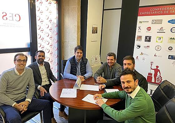 Representantes de CEOE Cepyme y CES, en una reunión conjunta.