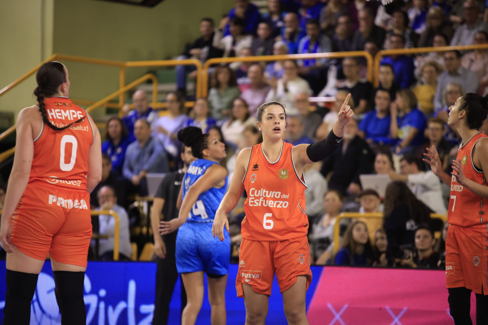 El clásico Avenida-Valencia, por todo lo alto