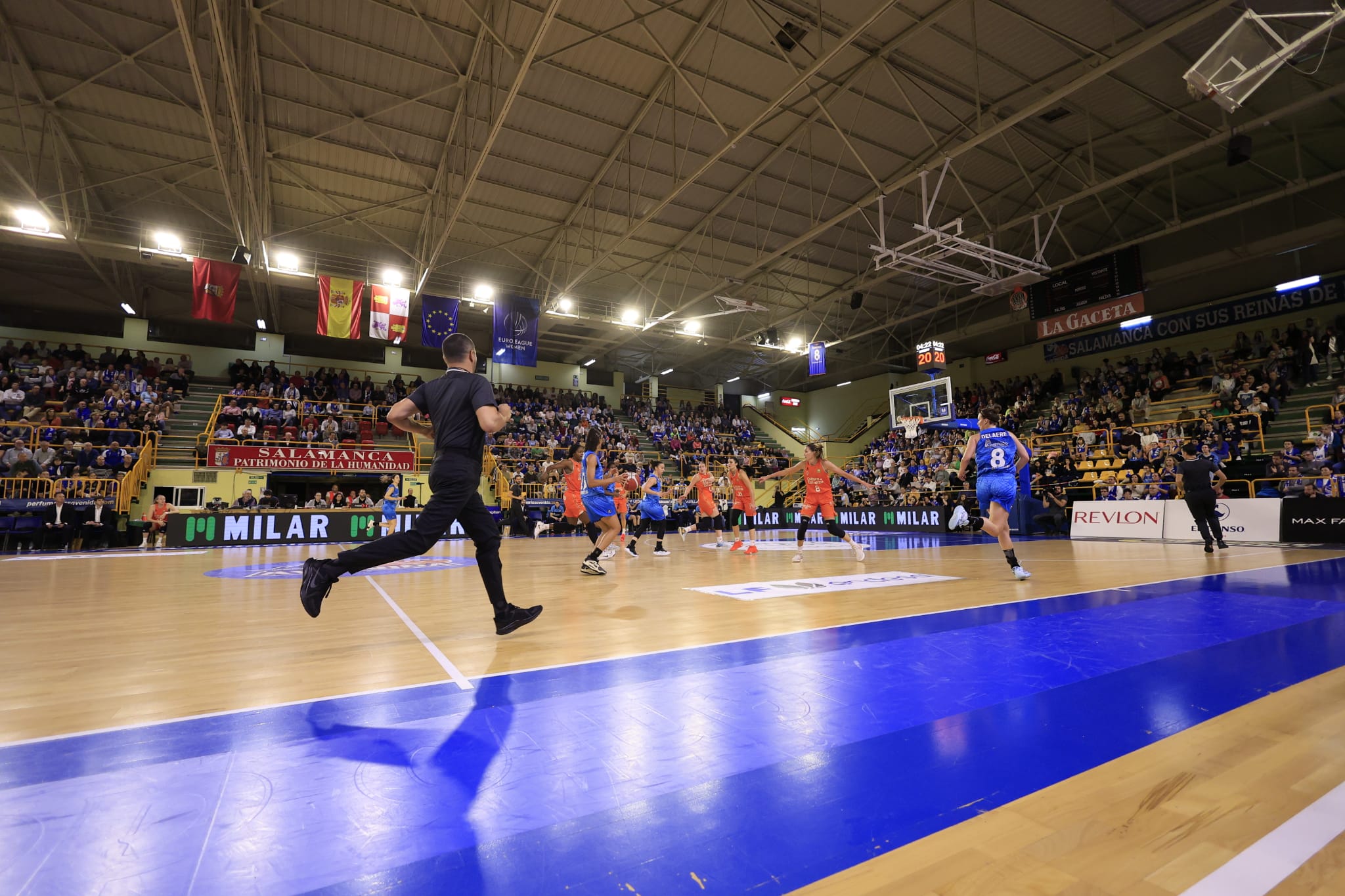 El clásico Avenida-Valencia, por todo lo alto