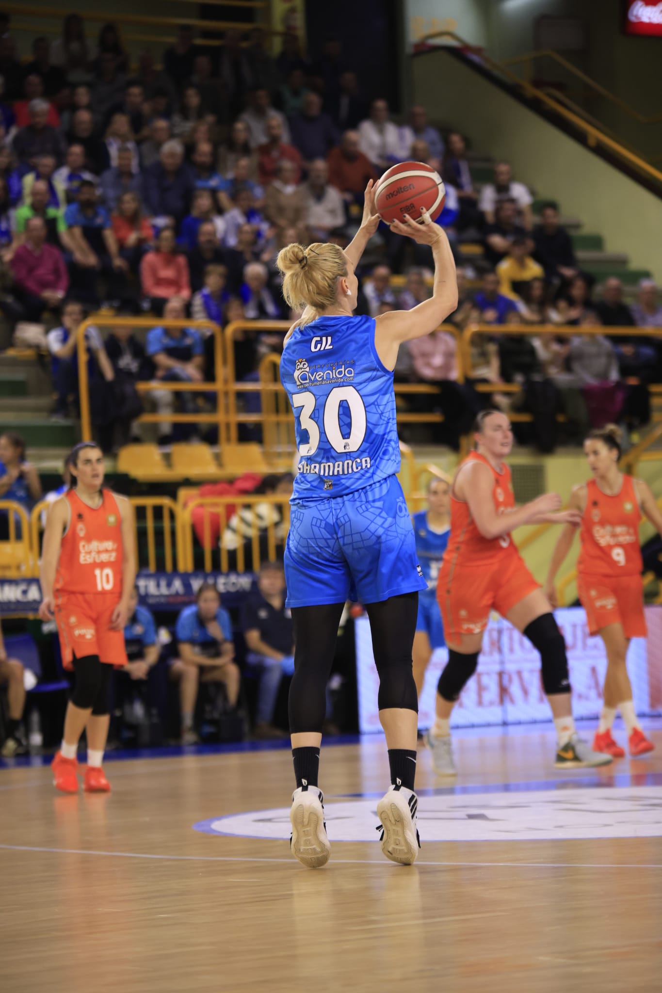 El clásico Avenida-Valencia, por todo lo alto