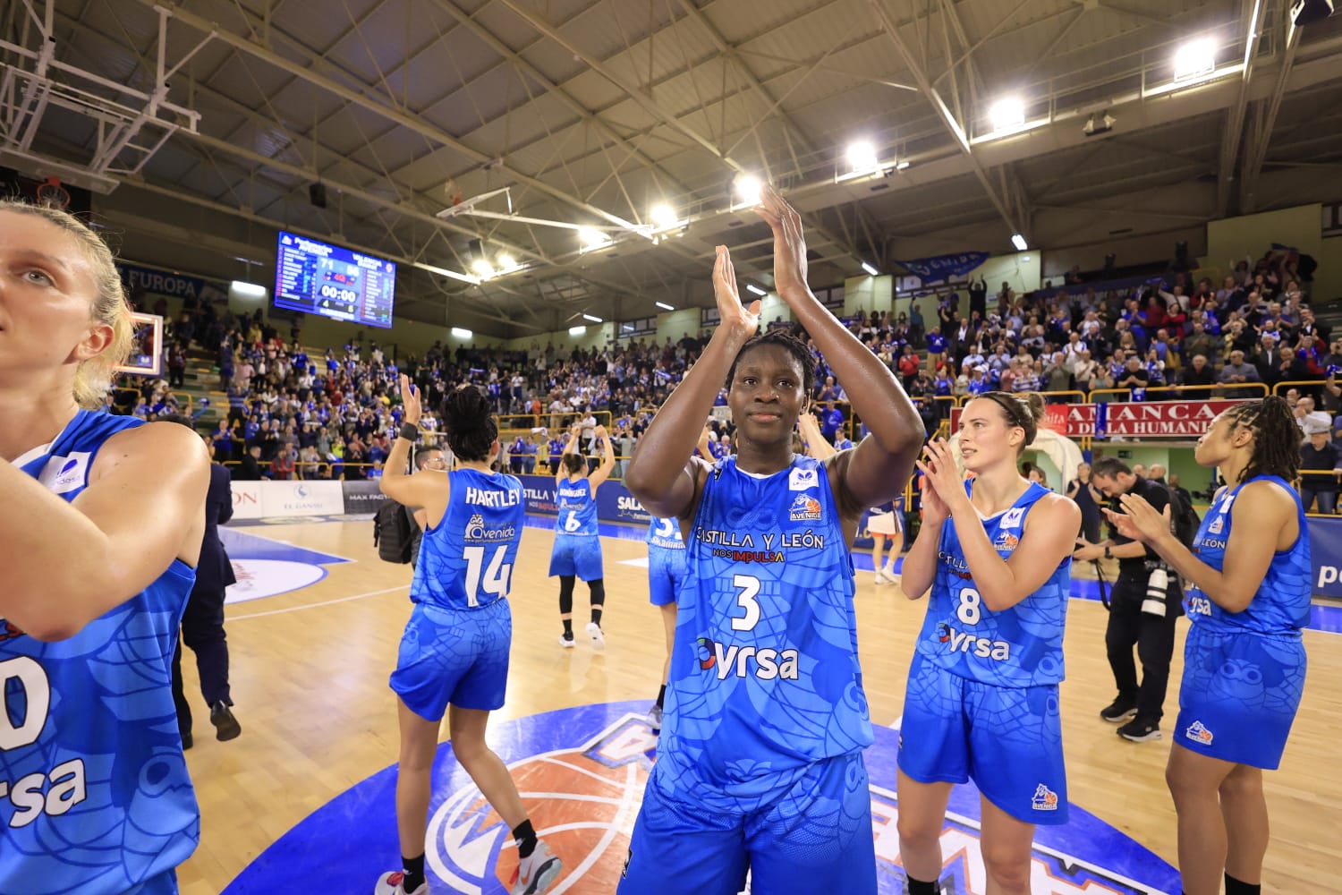 El clásico Avenida-Valencia, por todo lo alto
