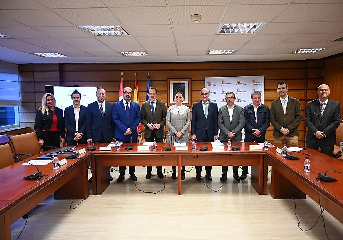 El presidente de la Diputación de Salamanca, Javier Iglesias, en la presentación del proyecto europeo IBERUS.