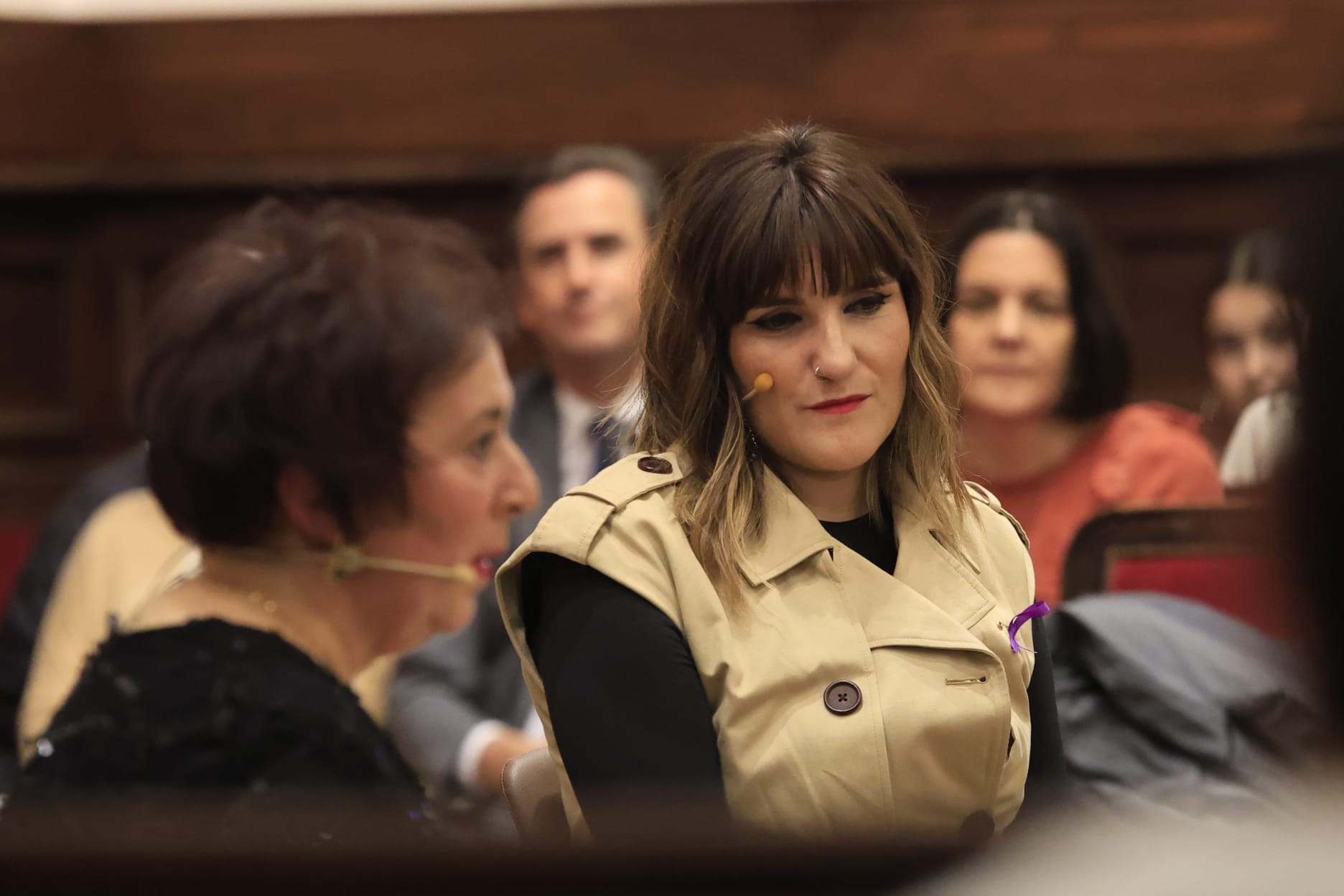 Rozalén canta en el Paraninfo &#039;La puerta violeta&#039; junto a varios niños