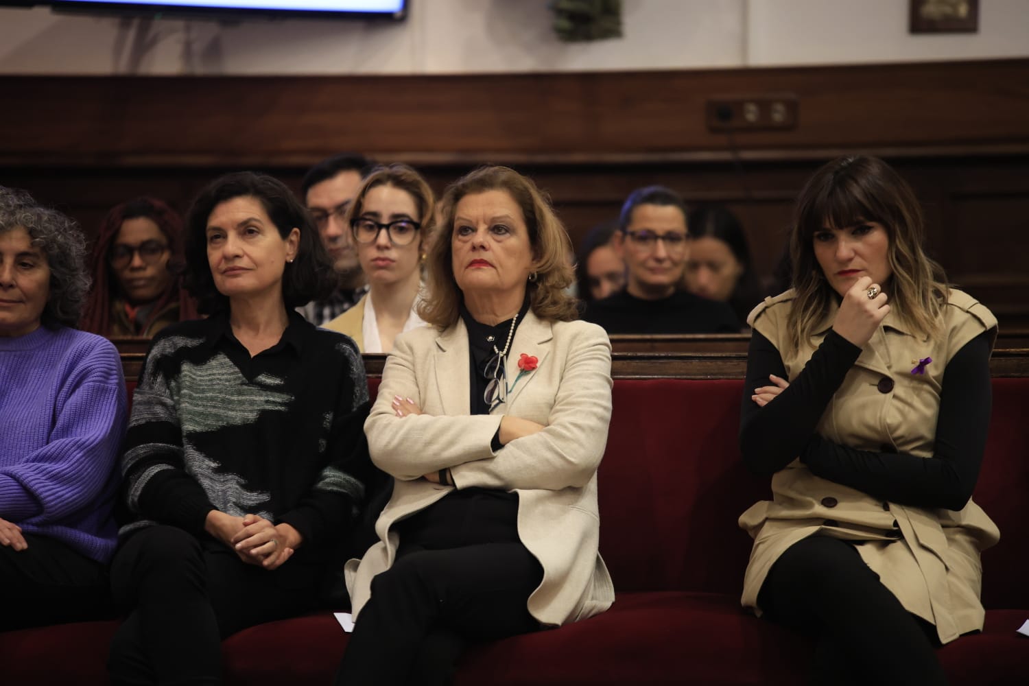 Rozalén canta en el Paraninfo &#039;La puerta violeta&#039; junto a varios niños