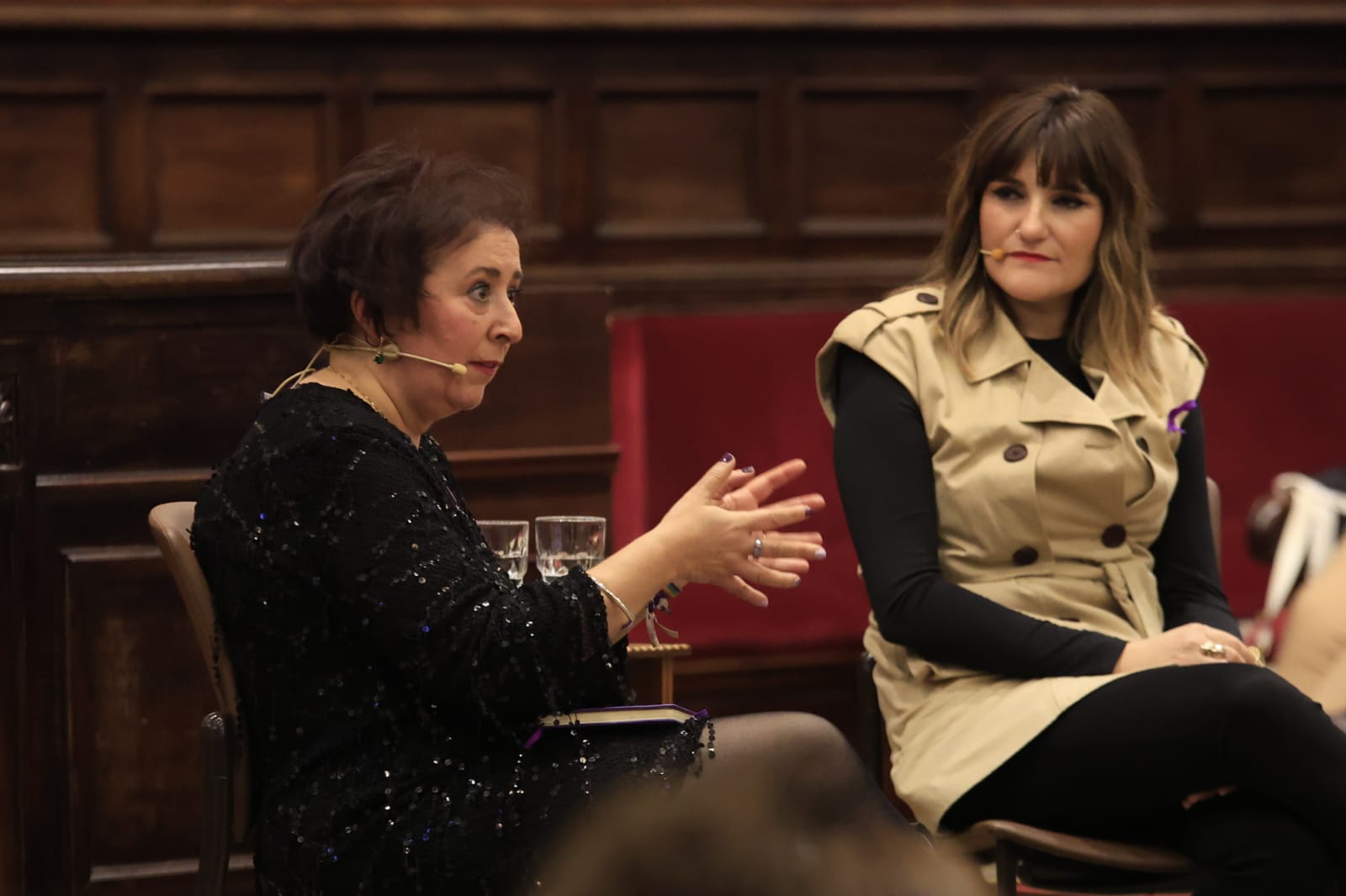 Rozalén canta en el Paraninfo &#039;La puerta violeta&#039; junto a varios niños