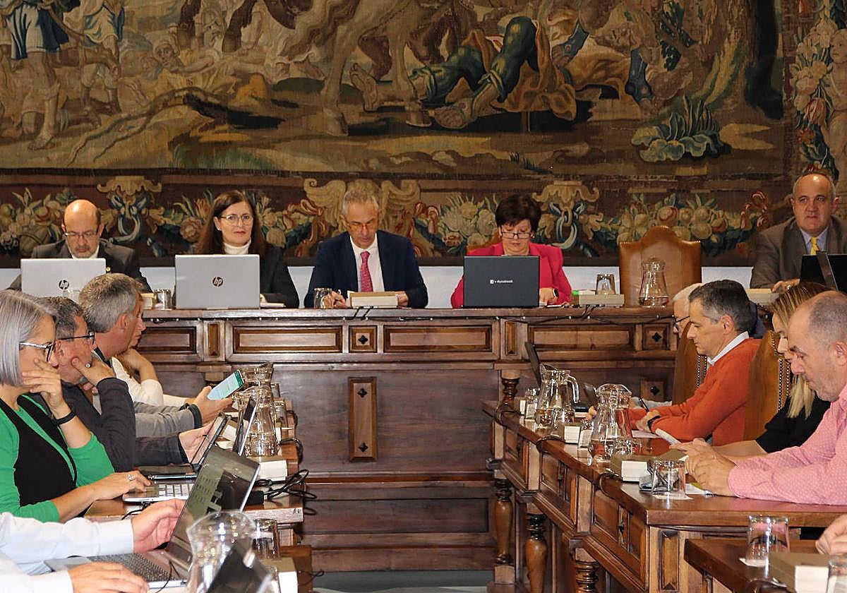 El Consejo de Gobierno de la Universidad de Salamanca reunido esta mañana.