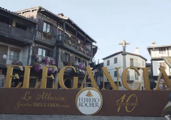 La Alberca se cuela en la final del concurso navideño de Ferrero Rocher