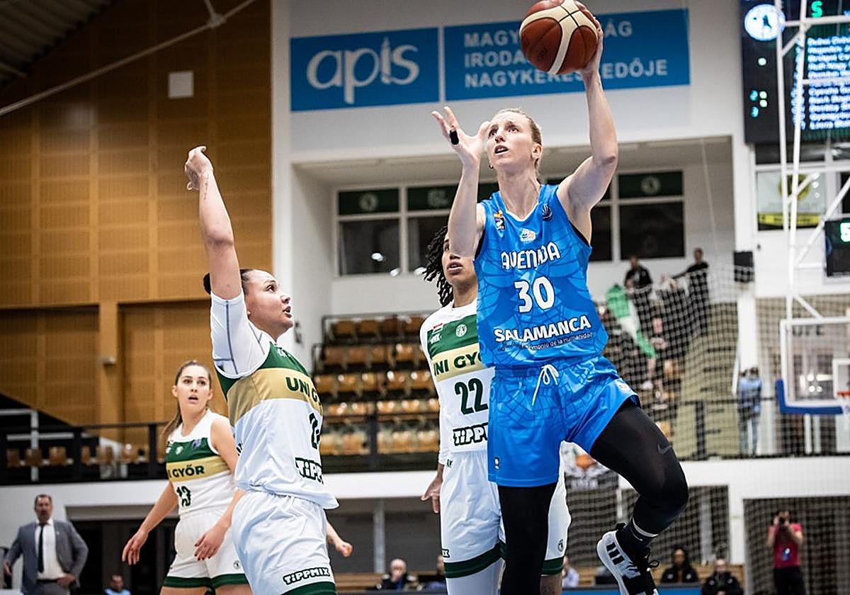 Laura Gil, en un lance del partido.