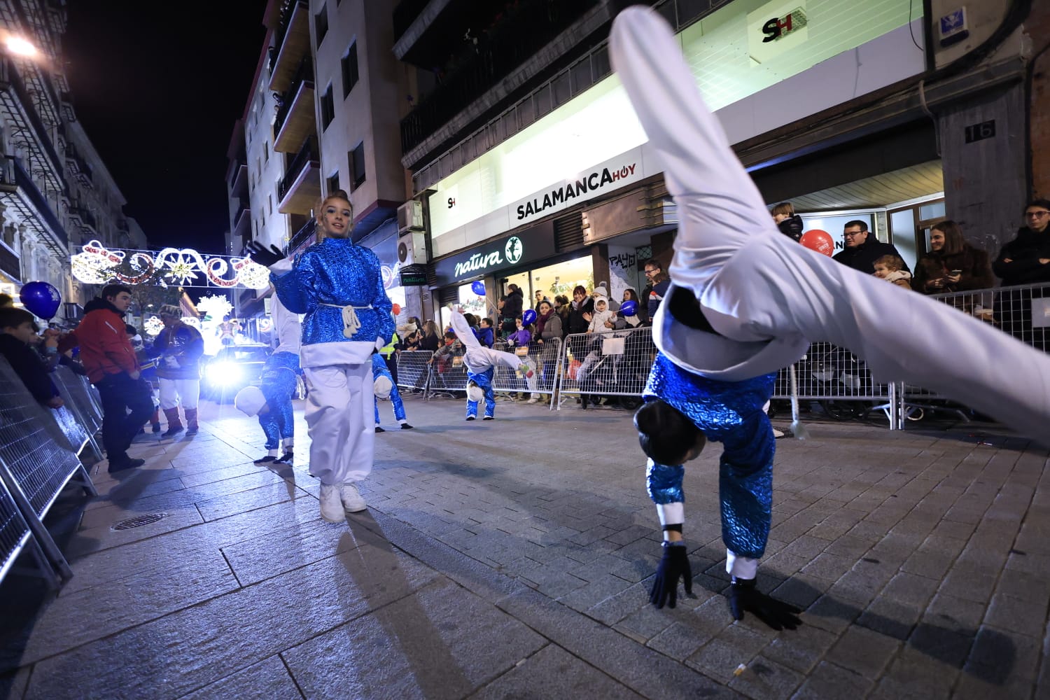 Papá Noel recorre las calles de la ciudad con la &#039;Cabalgaza&#039;