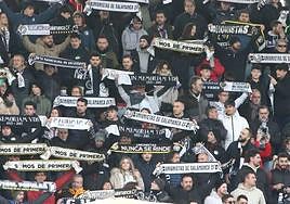 Seguidores de Unionistas en un partido en el Reina Sofía.