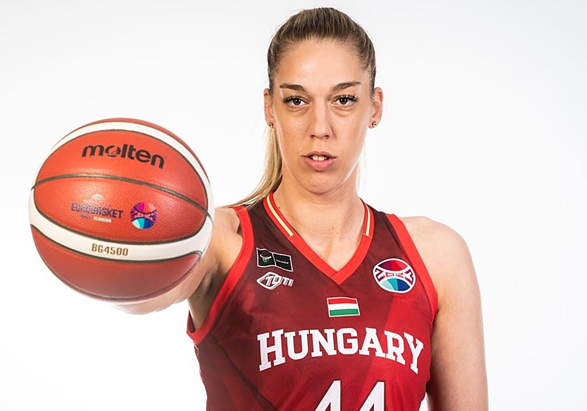 Hatar, con la selección de Hungría.