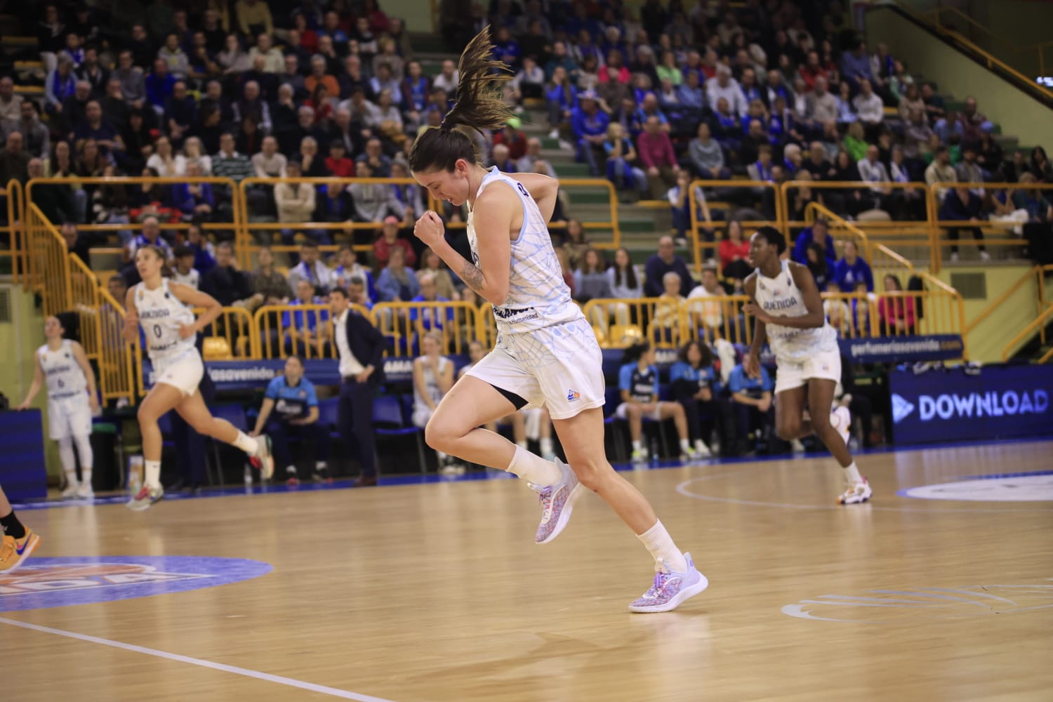Las imágenes de la dura derrota final de Avenida ante la Virtus