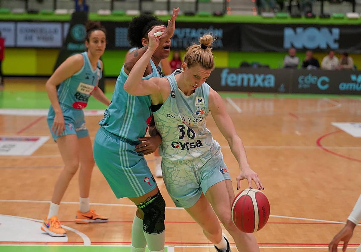 Laura Gil entra a canasta en Vigo.