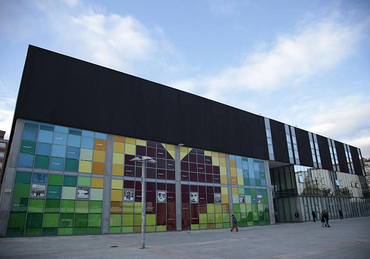 El gran mural homenaje a las víctimas del terrorismo.